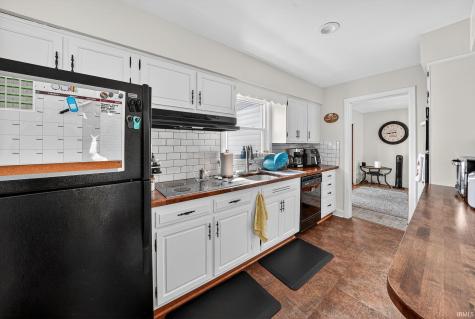 3320 Oakcrest Drive South Bend IN 46615