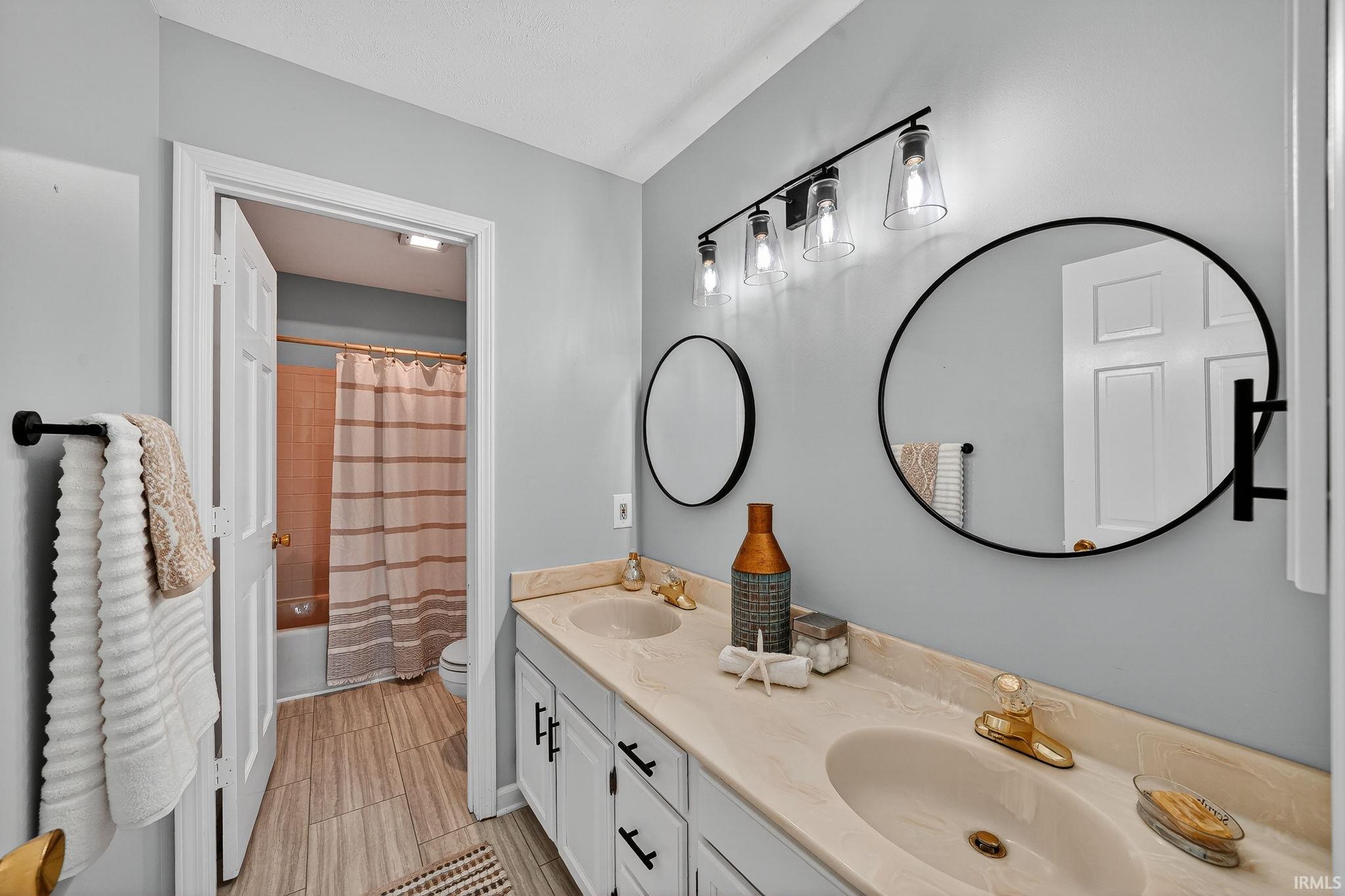 15891 S Lakeshore Drive Granger IN 46530