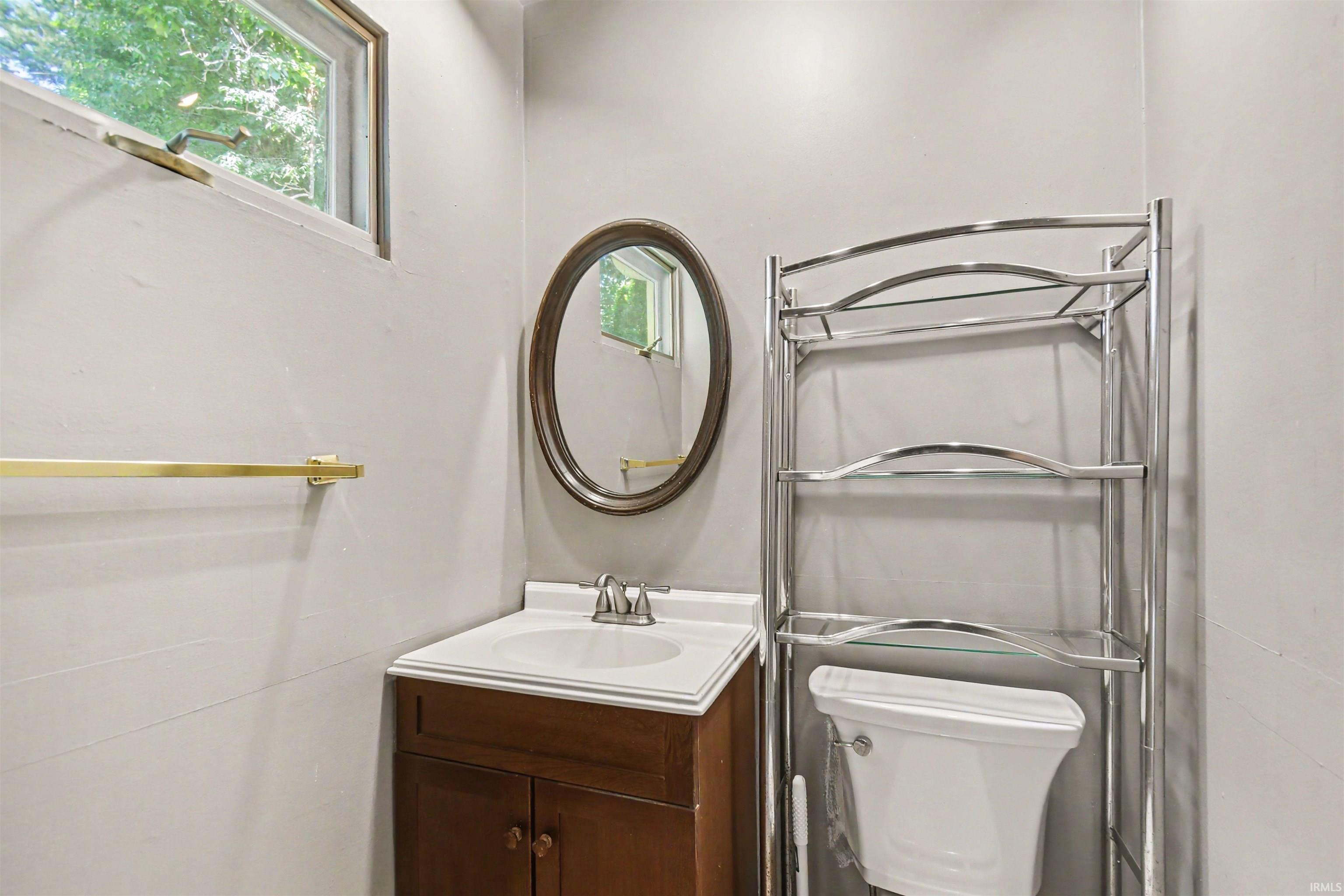 1824 Peachtree Lane South Bend IN 46617