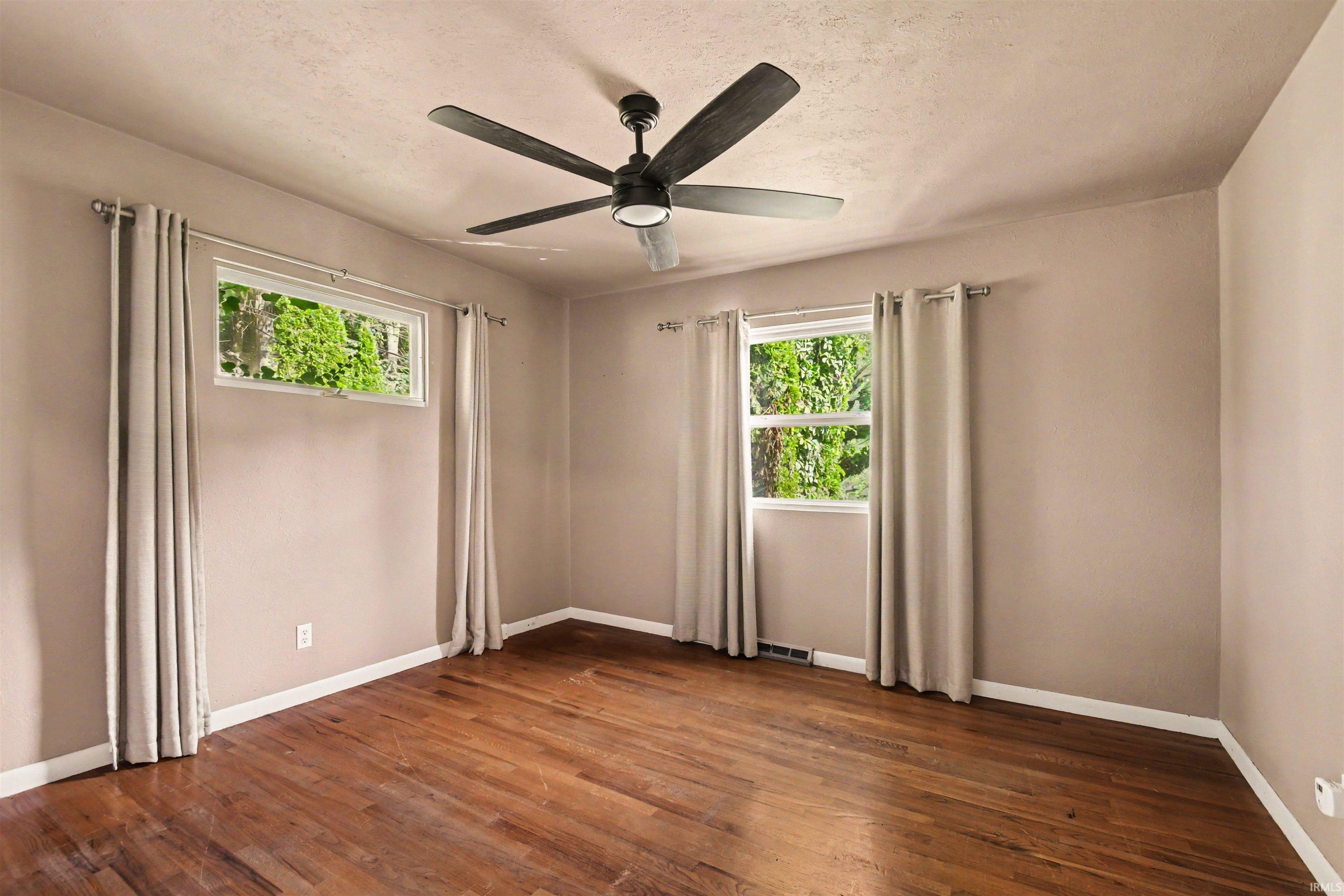 1824 Peachtree Lane South Bend IN 46617