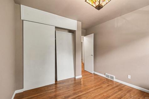 1824 Peachtree Lane South Bend IN 46617