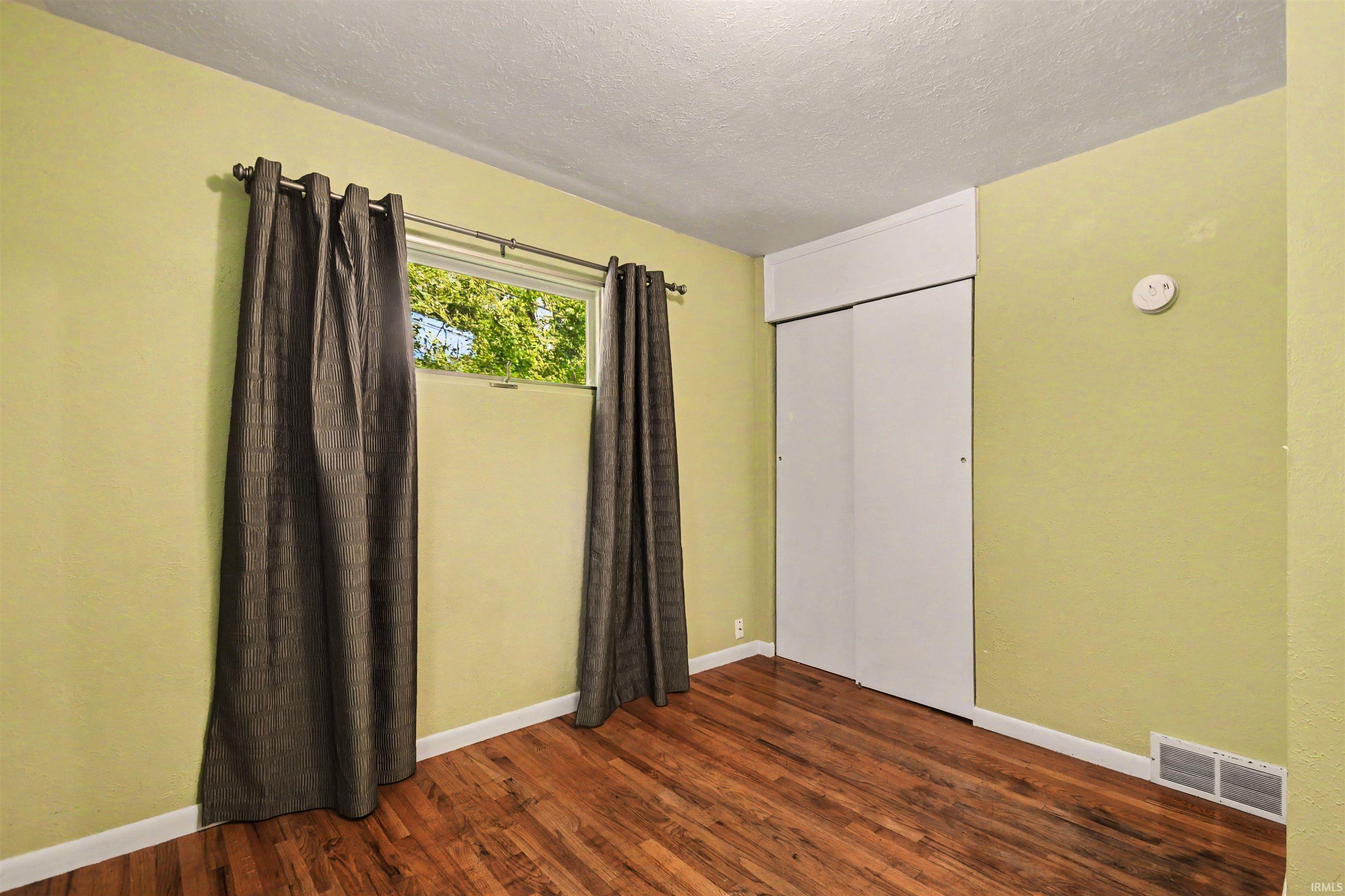 1824 Peachtree Lane South Bend IN 46617