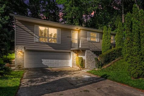 1824 Peachtree Lane South Bend IN 46617