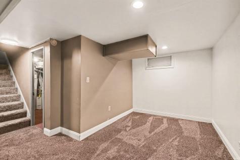 1824 Peachtree Lane South Bend IN 46617