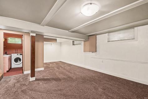 1824 Peachtree Lane South Bend IN 46617