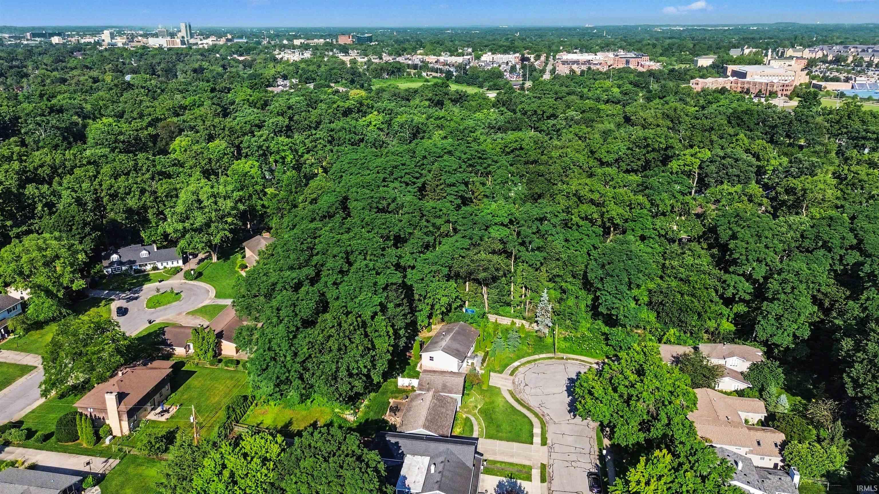 1824 Peachtree Lane South Bend IN 46617