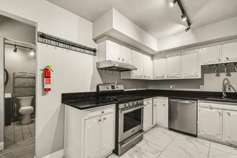 1824 Peachtree Lane South Bend IN 46617