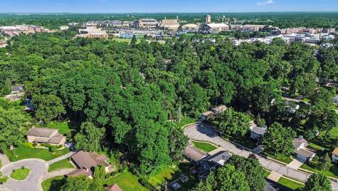1824 Peachtree Lane South Bend IN 46617