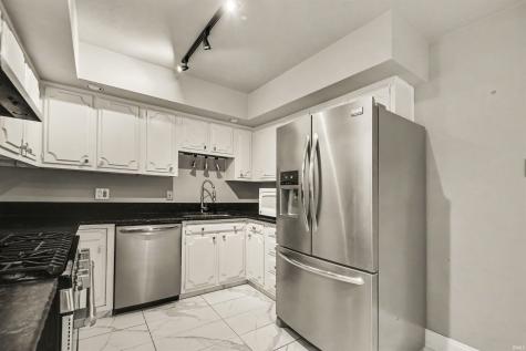 1824 Peachtree Lane South Bend IN 46617