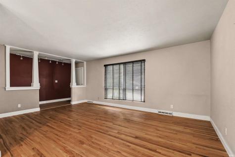 1824 Peachtree Lane South Bend IN 46617