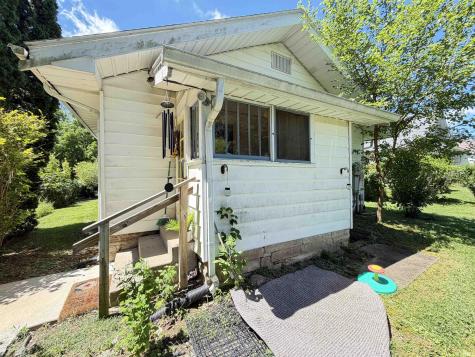 914 W Main Street Ellettsville IN 47429