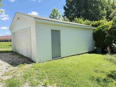 914 W Main Street Ellettsville IN 47429