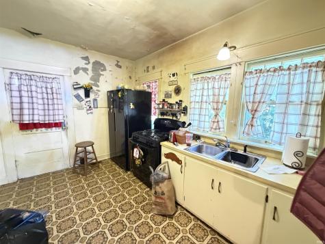 914 W Main Street Ellettsville IN 47429