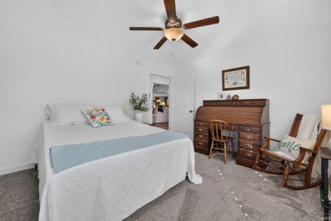 1913 N Sandal Wood Drive Yorktown IN 47396