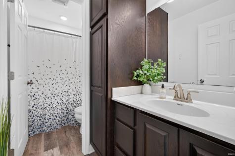 1913 N Sandal Wood Drive Yorktown IN 47396