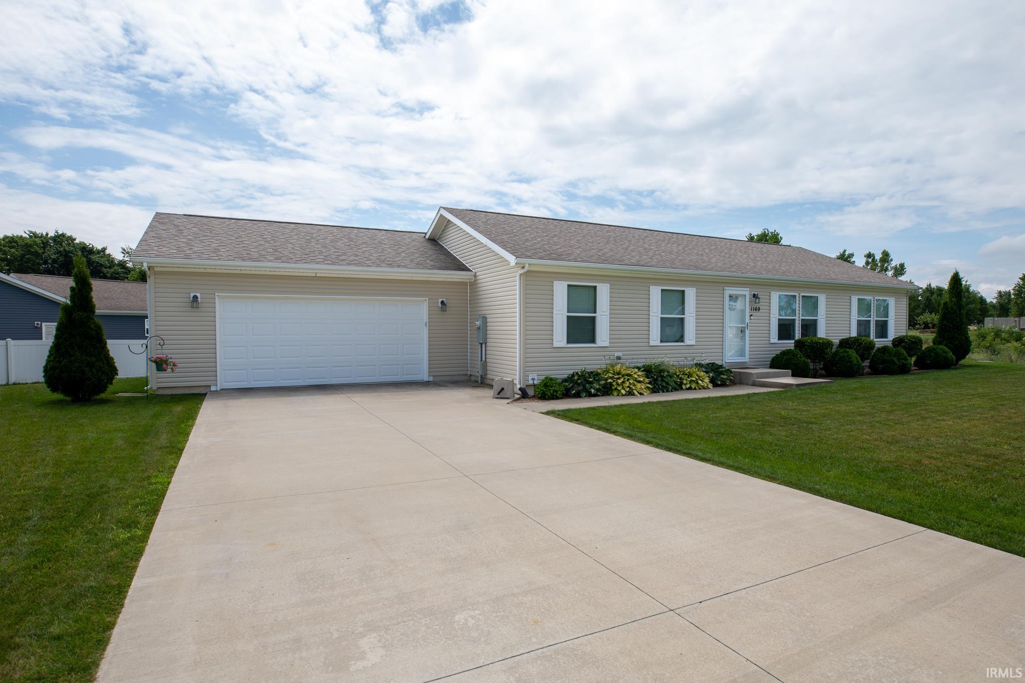1169 E Portside Drive Warsaw IN 46582