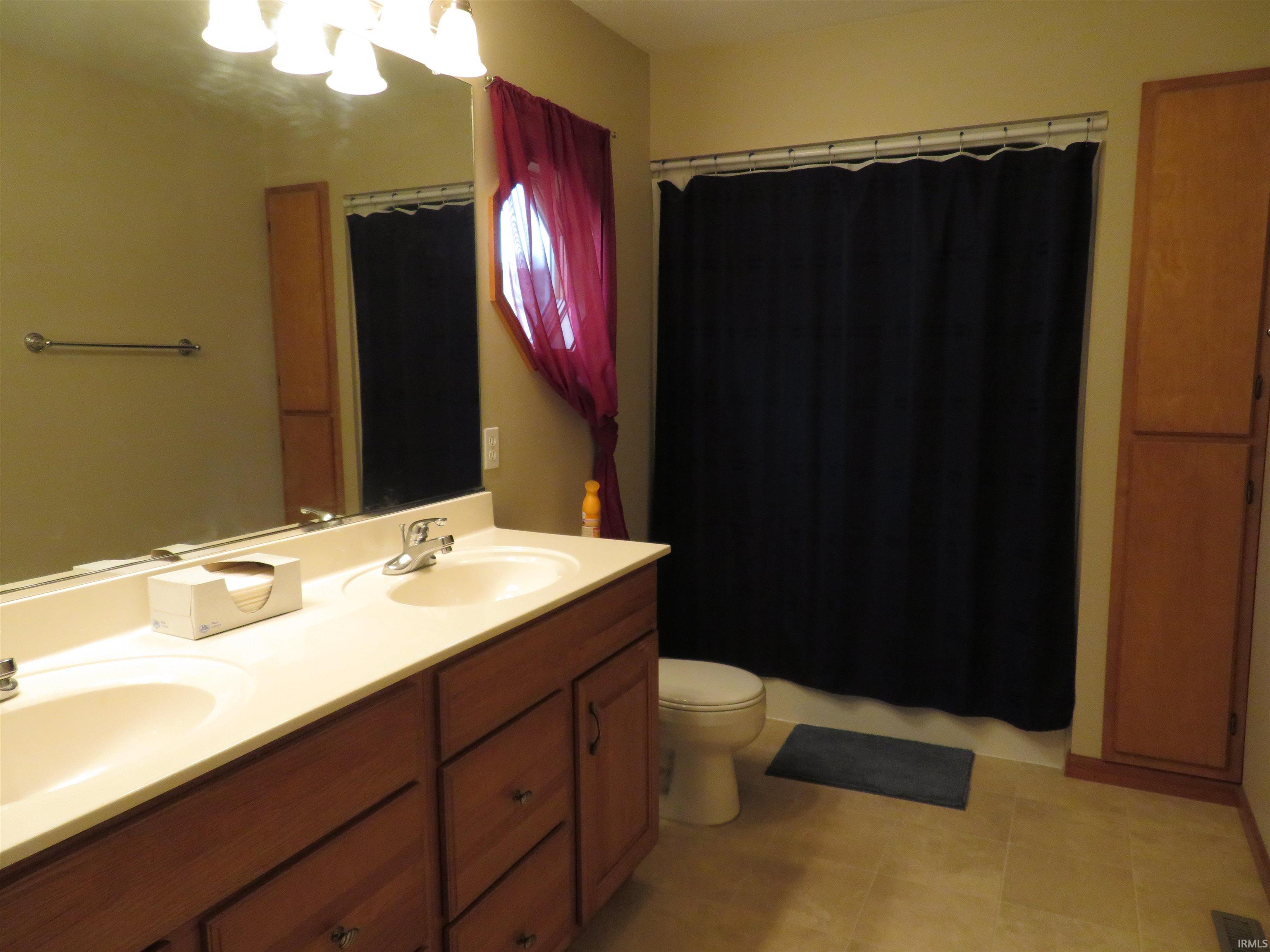 101 Hemsberd Street Middlebury IN 46540