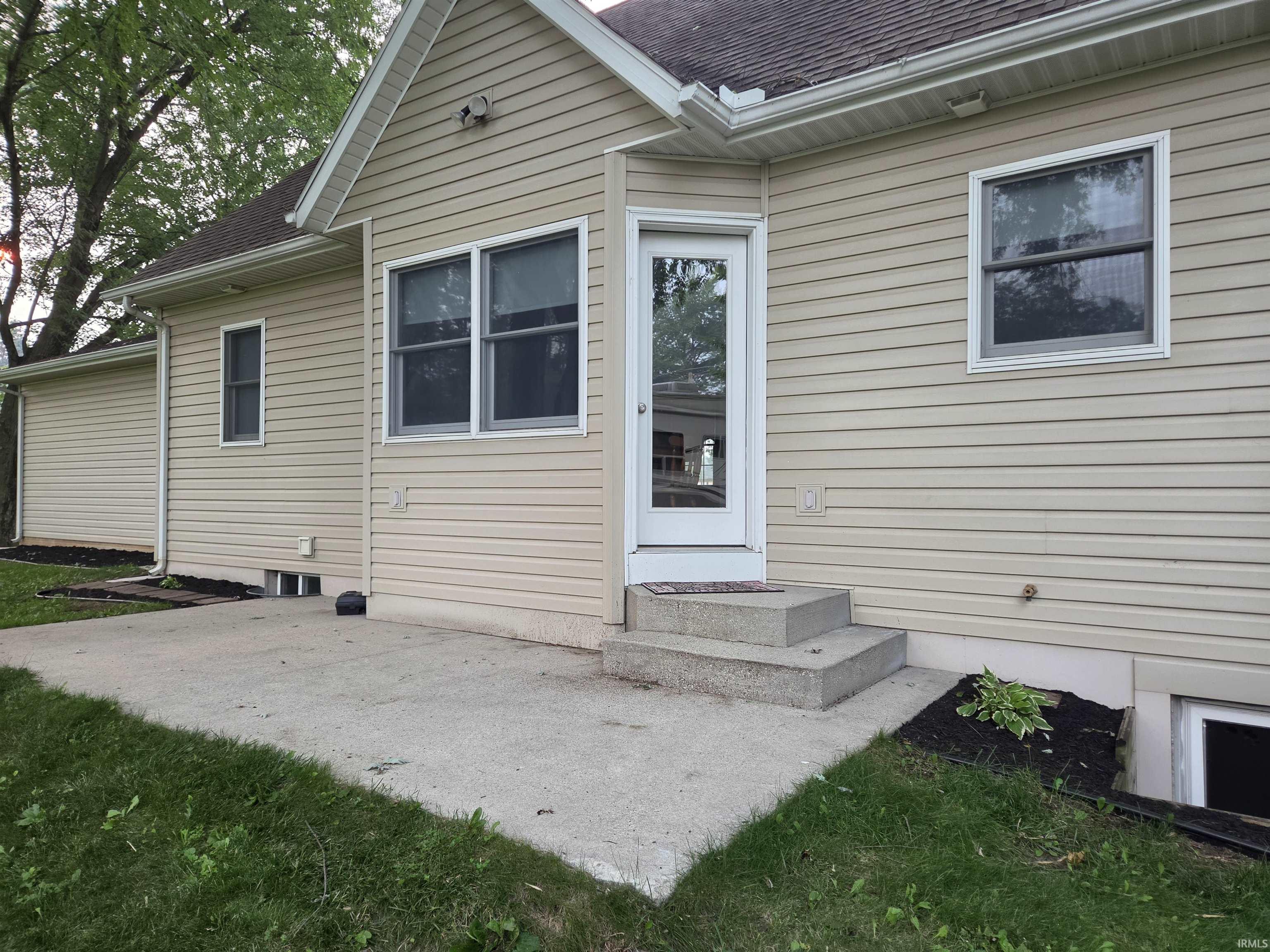 101 Hemsberd Street Middlebury IN 46540