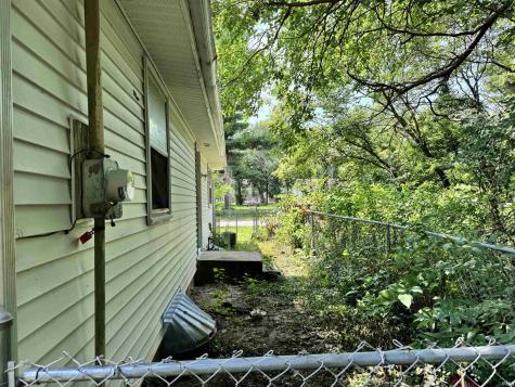 2219 W Bulla Street South Bend IN 46628