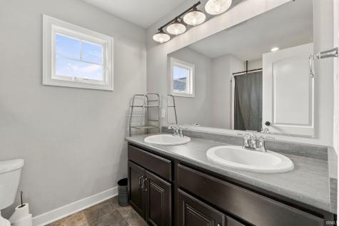 9682 Banbury Trail Fort Wayne IN 46818