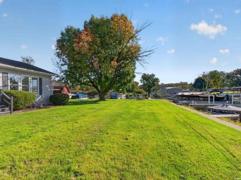 11696 N Treasure Island Drive Cromwell IN 46732