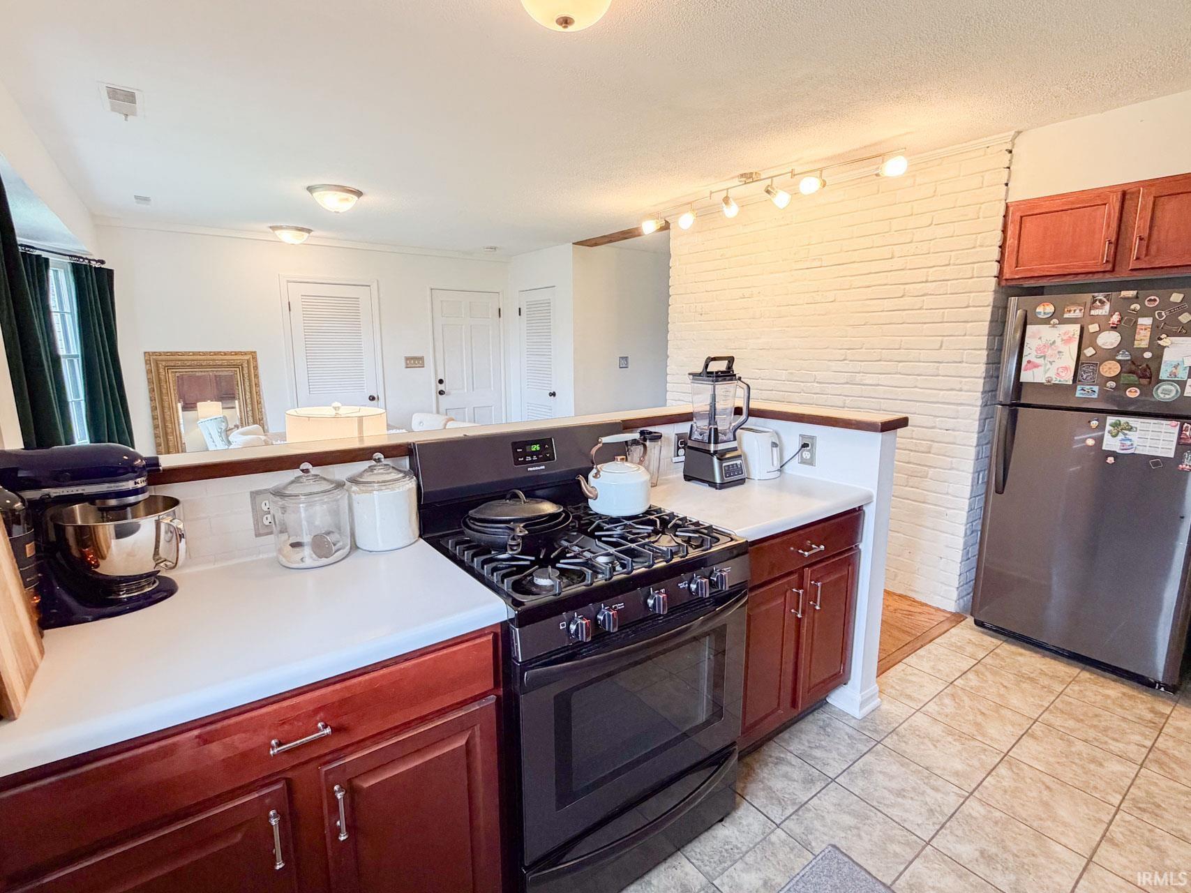 1830 Denslow Drive South Bend IN 46614