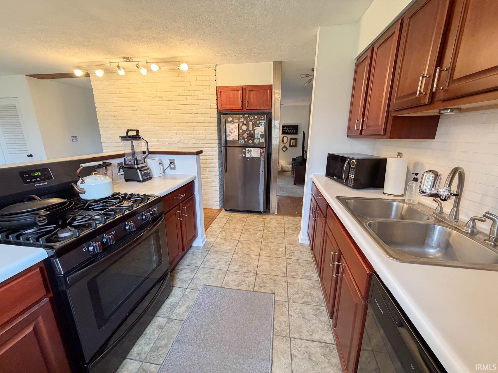 1830 Denslow Drive South Bend IN 46614