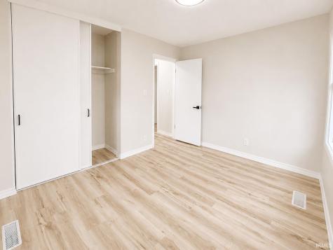 104 S 33rd Street South Bend IN 46615