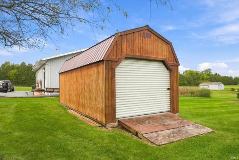 2464 E 225 S Road Warsaw IN 46580