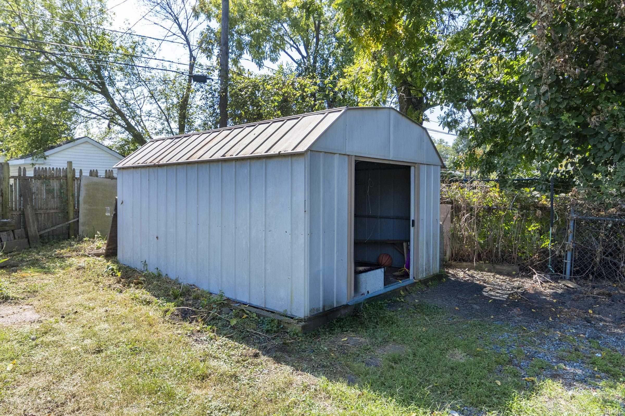 2502 Poland Street South Bend IN 46619