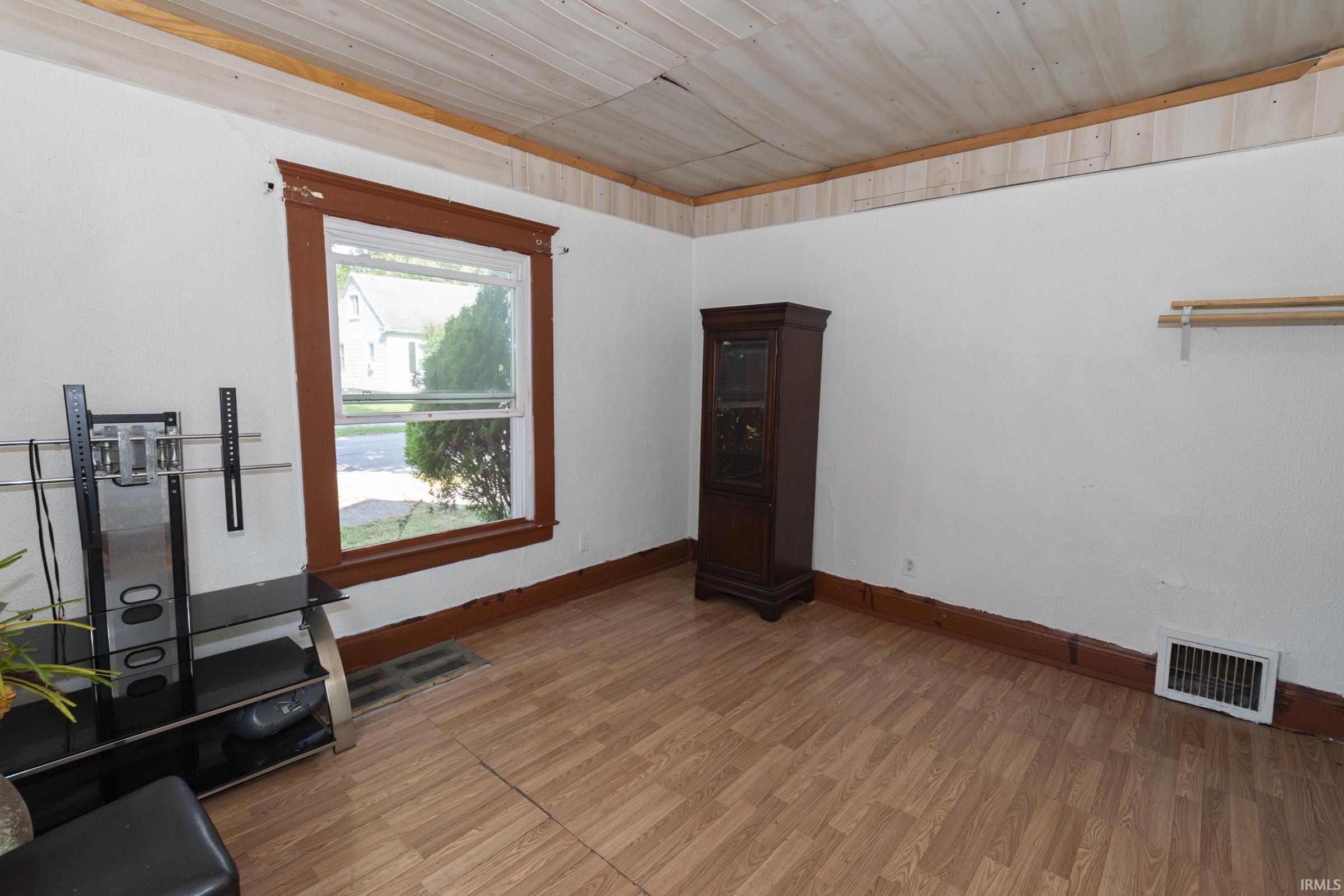 2502 Poland Street South Bend IN 46619