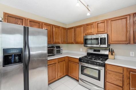 2317 Broken Oak Road Fort Wayne IN 46818