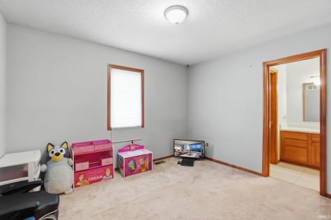 2317 Broken Oak Road Fort Wayne IN 46818