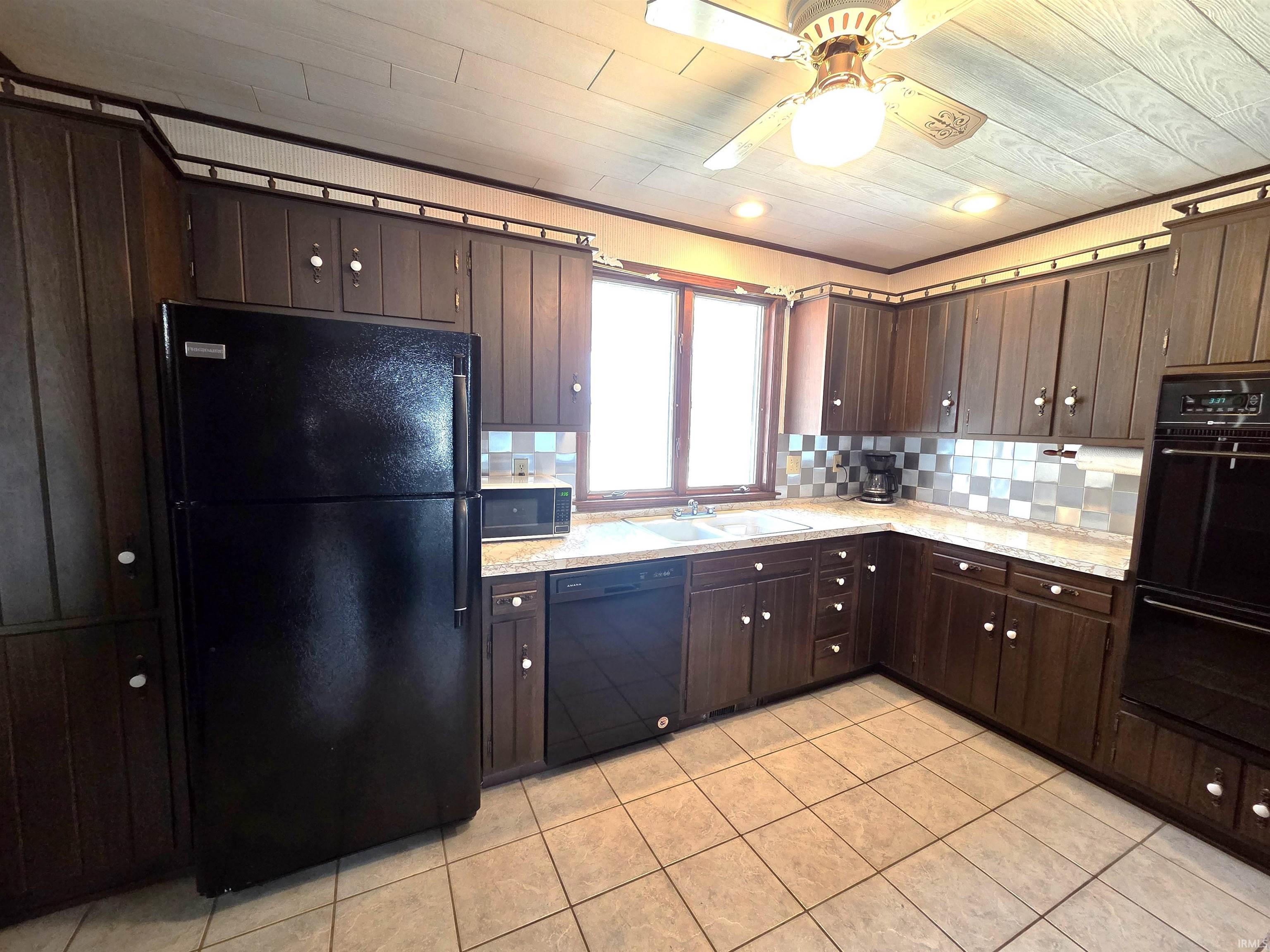 67833 Lake Trail Road Lakeville IN 46536