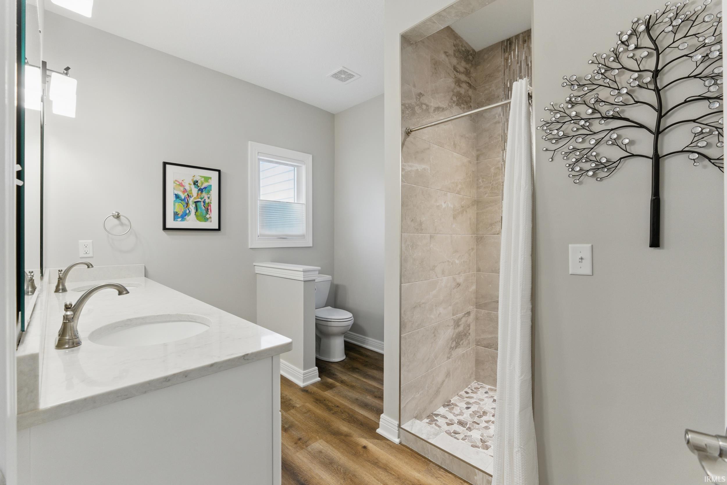 2867 E Lake Tahoe Trail Warsaw IN 46582