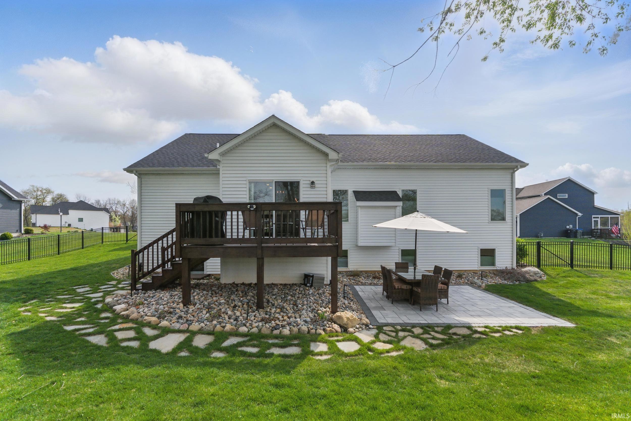 2867 E Lake Tahoe Trail Warsaw IN 46582