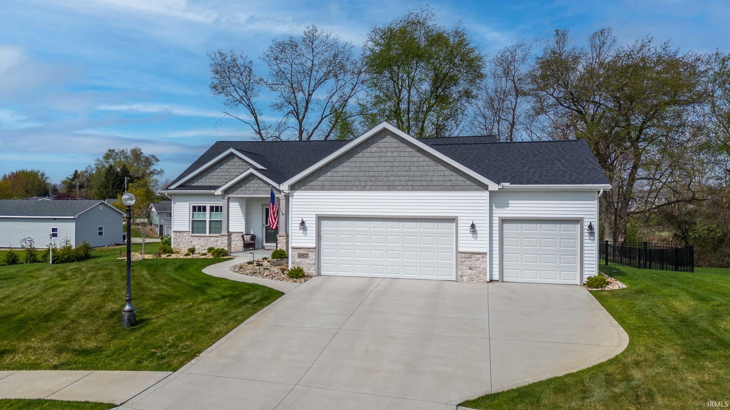 2867 E Lake Tahoe Trail Warsaw IN 46582