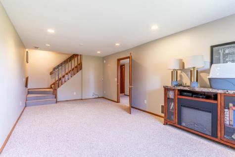 7710 Currie Hill Court Fort Wayne IN 46804