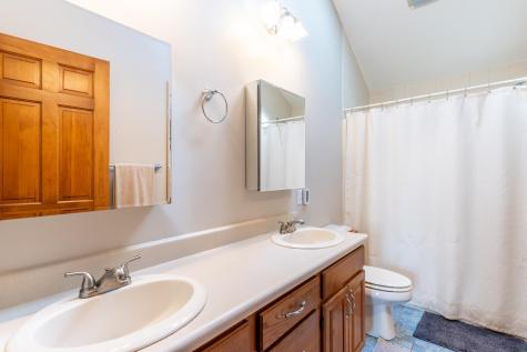 7710 Currie Hill Court Fort Wayne IN 46804