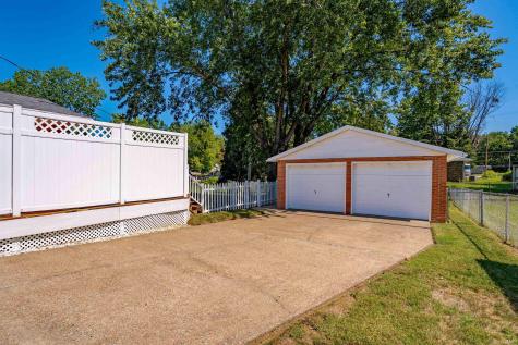 1909 N Thomas Avenue Evansville IN 47711