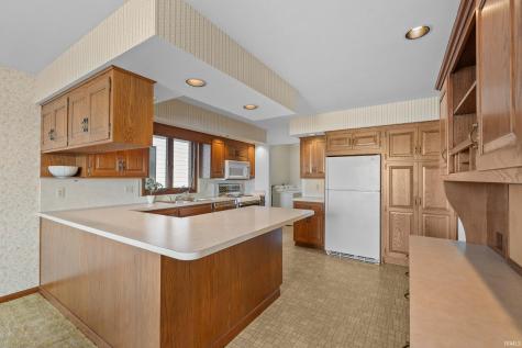 727 E Northshore Drive Syracuse IN 46567