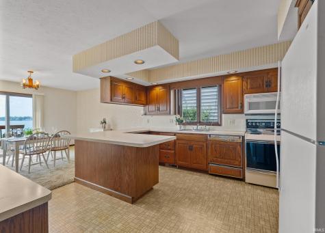 727 E Northshore Drive Syracuse IN 46567