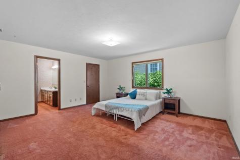 727 E Northshore Drive Syracuse IN 46567