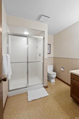 727 E Northshore Drive Syracuse IN 46567