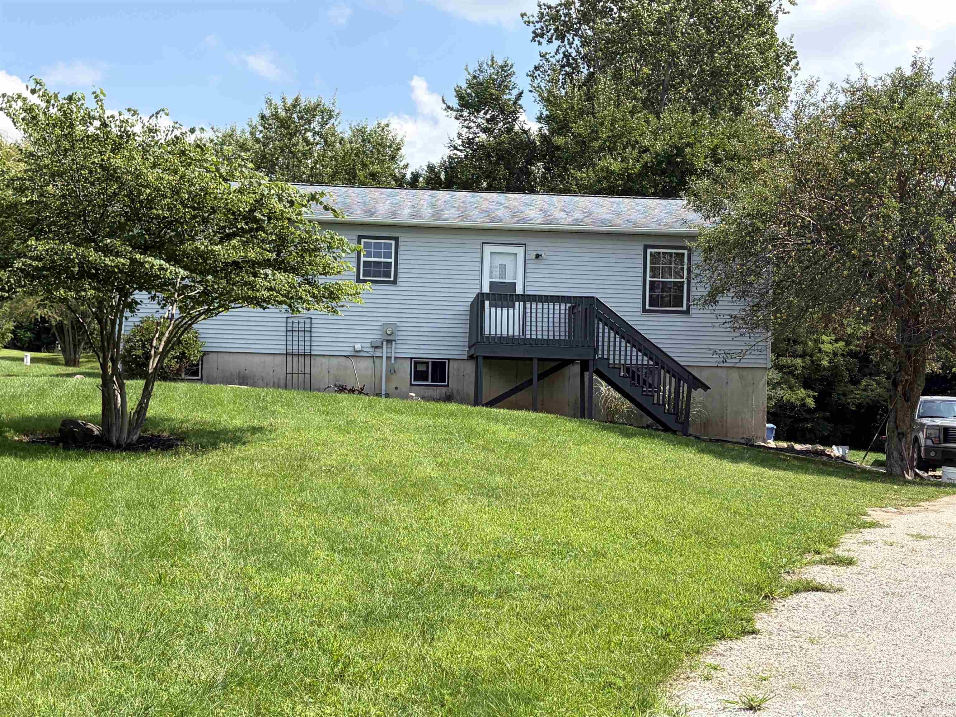 441 S 900 W-92 Road Pierceton IN 46562