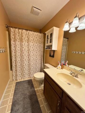 5704 N 300 W Sharpsville IN 46068