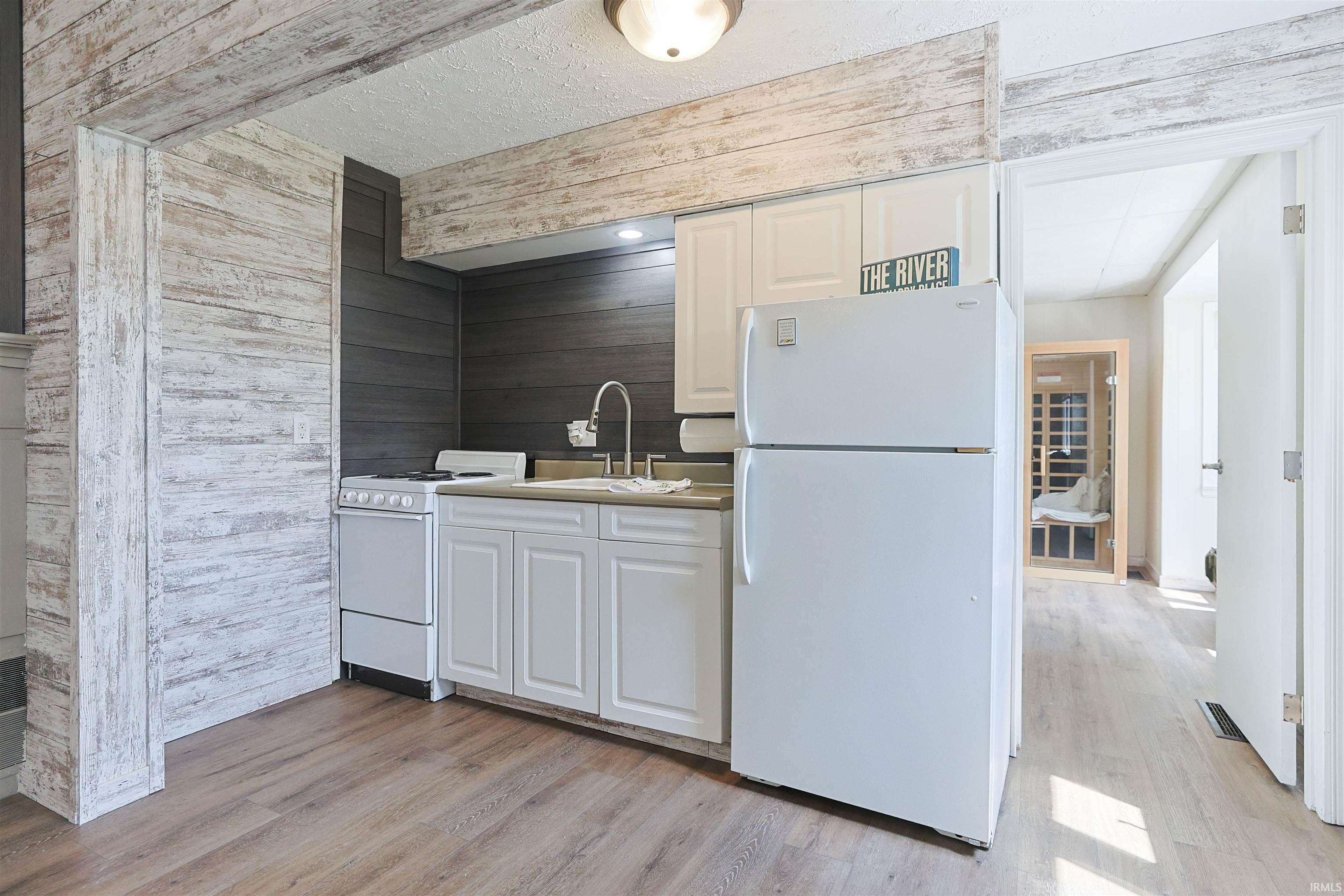 10098 Jefferson Road Osceola IN 46561