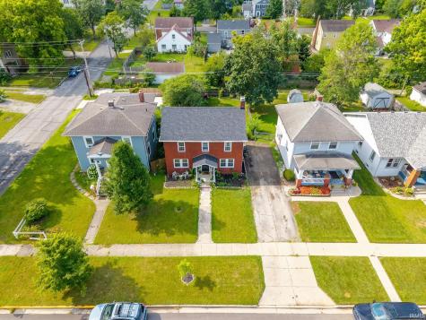 209 S Cornell Circle Fort Wayne IN 46807