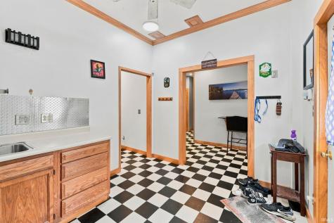 1160 Poplar Street Huntington IN 46750