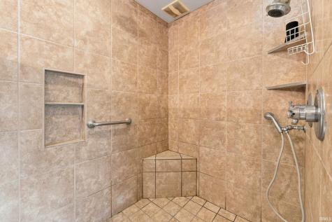 1160 Poplar Street Huntington IN 46750